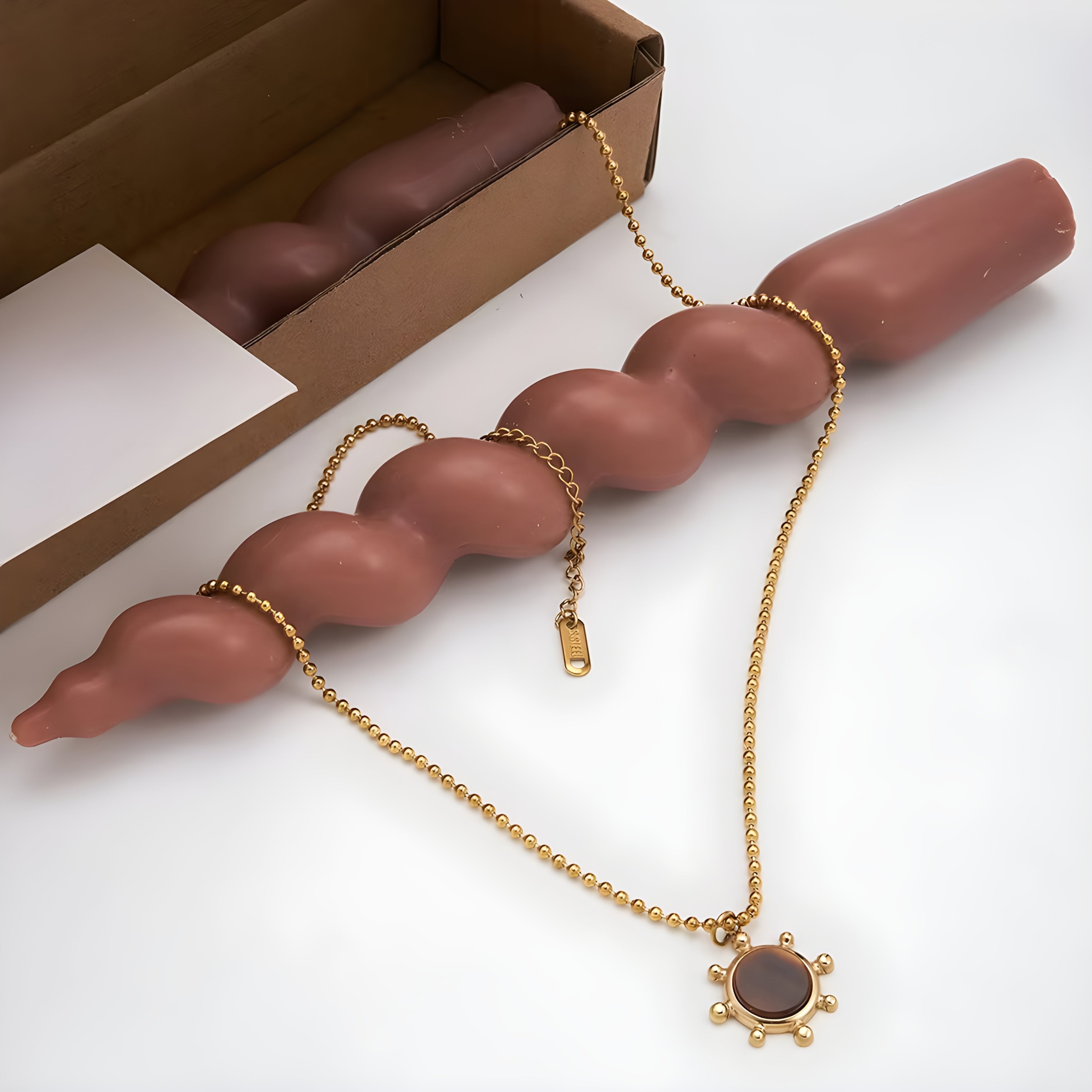 Collier en pierre Sola